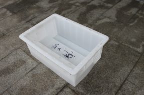 如何解決公路路沿石塑料模具在注塑過(guò)程開(kāi)裂的問(wèn)題？